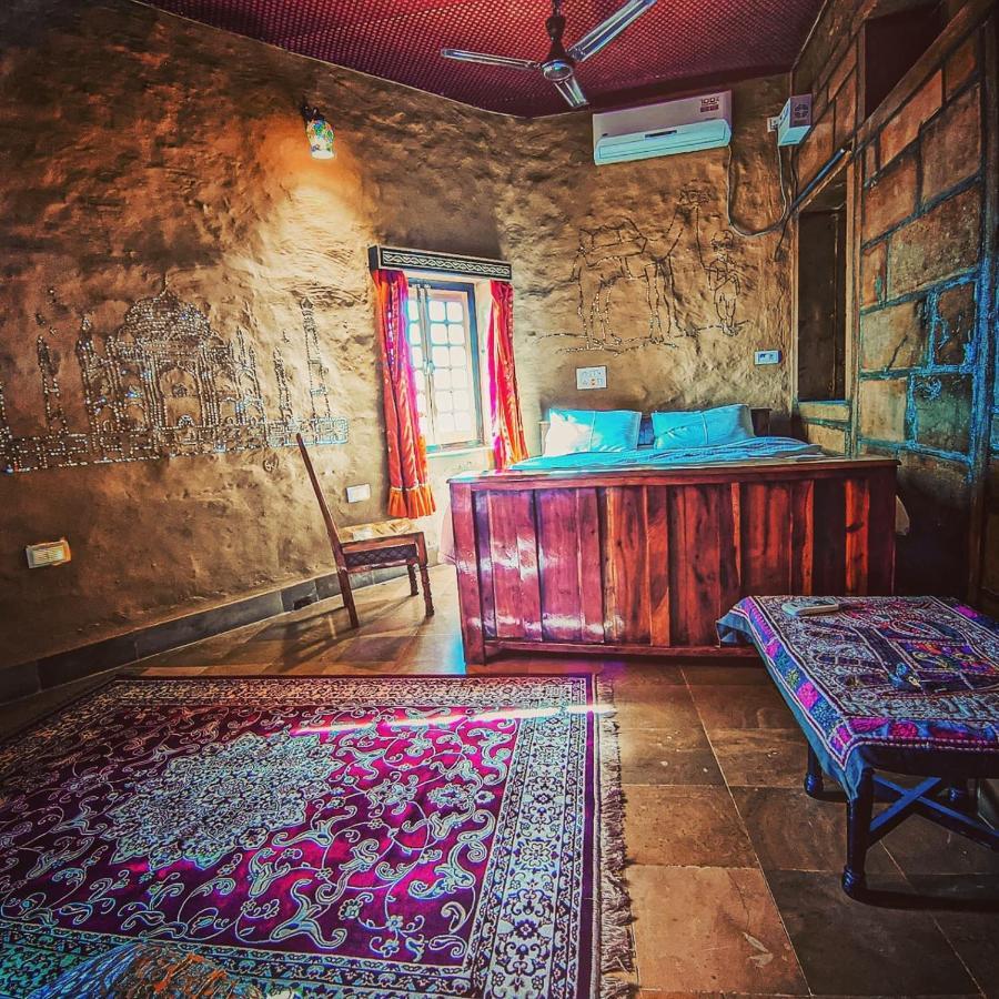 Mud Mirror Guesthouse Джайсалмер Экстерьер фото