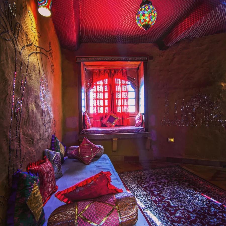 Mud Mirror Guesthouse Джайсалмер Экстерьер фото