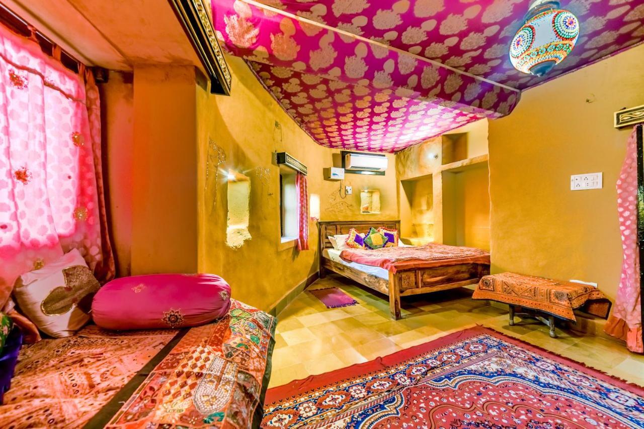 Mud Mirror Guesthouse Джайсалмер Экстерьер фото