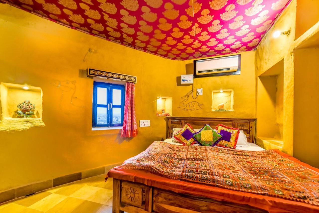 Mud Mirror Guesthouse Джайсалмер Экстерьер фото