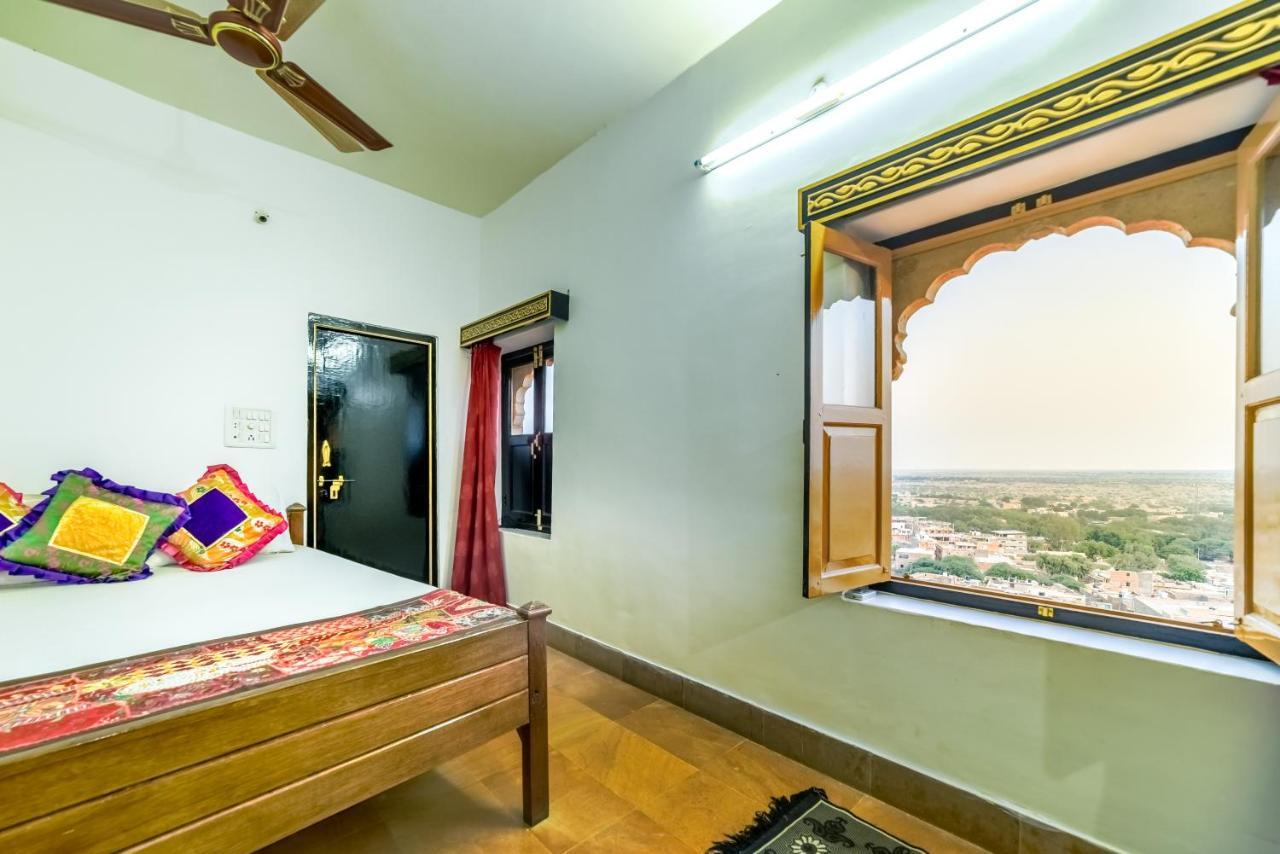 Mud Mirror Guesthouse Джайсалмер Экстерьер фото